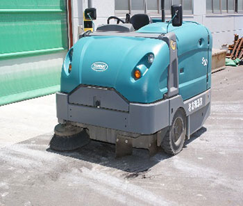 構内用清掃車